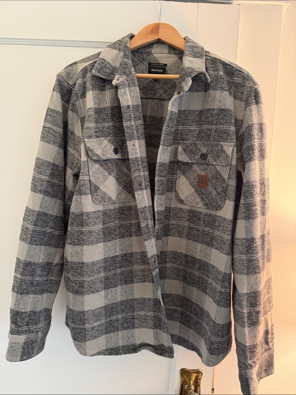Brixton Men's Gray and White Plaid Button-Down Shirt Jacket